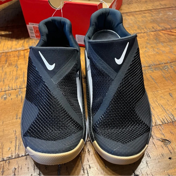 NIKE Go FlyEase ‎ Black White Easy On/Off Shoes DR5540 002 - Picture 4 of 8